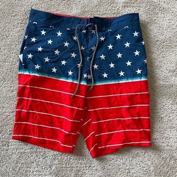 10” Red Spark Biscayne American Flag Board Shorts great condition - Picture 4 of 5